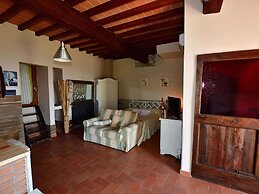 Apartment With Pool, Rignano