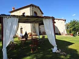 Apartment With Pool, Rignano