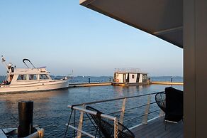 Houseboat Sneekermeer With Sun Deck