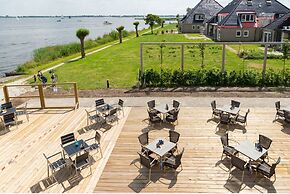 Houseboat Sneekermeer With Sun Deck