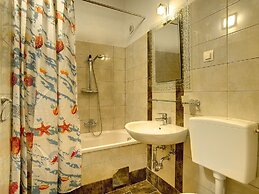 Villa in Batlug With Private Pool