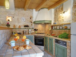 Villa in Batlug With Private Pool