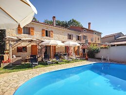 Villa in Batlug With Private Pool
