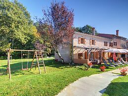 Villa in Batlug With Private Pool