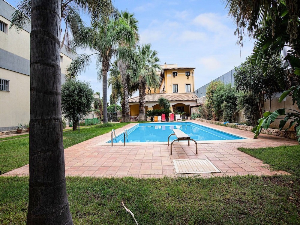 Pet-friendly Villa w/ Pool