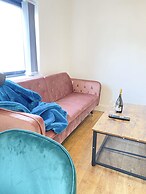 Tudors eSuites Balcony Apartment