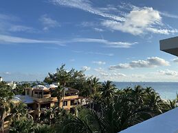 Cuxos Hotel Beachfront