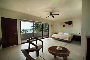 Cuxos Hotel Beachfront