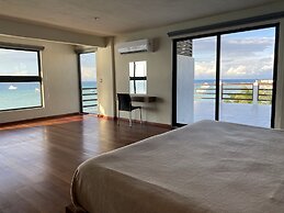 Cuxos Hotel Beachfront