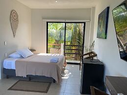 Cuxos Hotel Beachfront