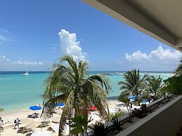 Cuxos Hotel Beachfront