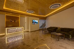 WoodRock Hotel Manali