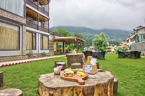 WoodRock Hotel Manali
