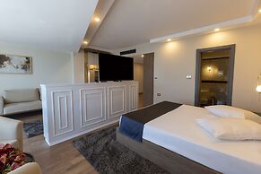 Cabir Deluxe Hotel