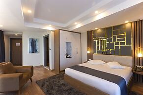 Cabir Deluxe Hotel