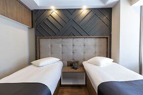 Cabir Deluxe Hotel