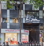 The Garden Capsule Hotel