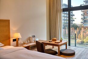 Taihua Wutong Hotel