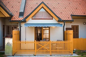 Golf Apartment