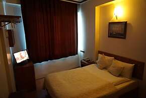 Nora Otel