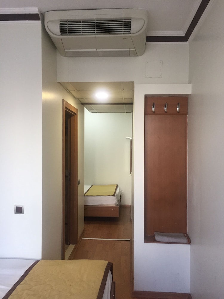Nora Otel