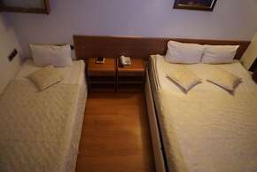 Nora Otel