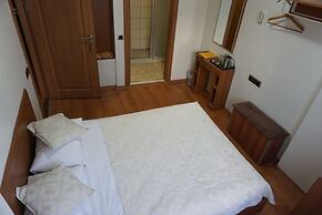 Nora Otel