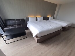 Double D Hotel