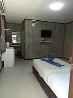 Tom Pizza Resort