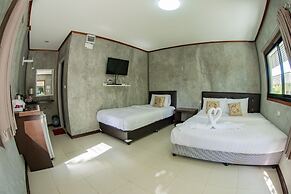 Tom Pizza Resort