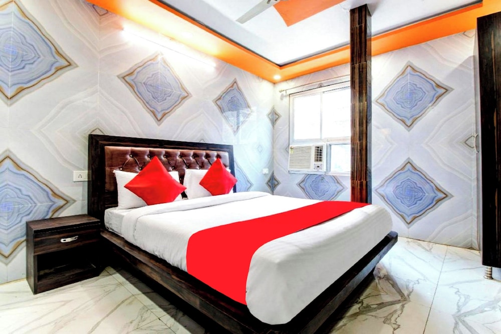 Goroomgo Krishna Palace Charbagh Lucknow