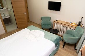 Loss Hotel
