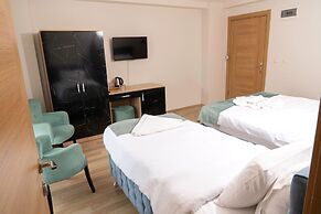 Loss Hotel