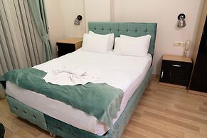 Loss Hotel