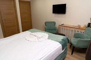 Loss Hotel