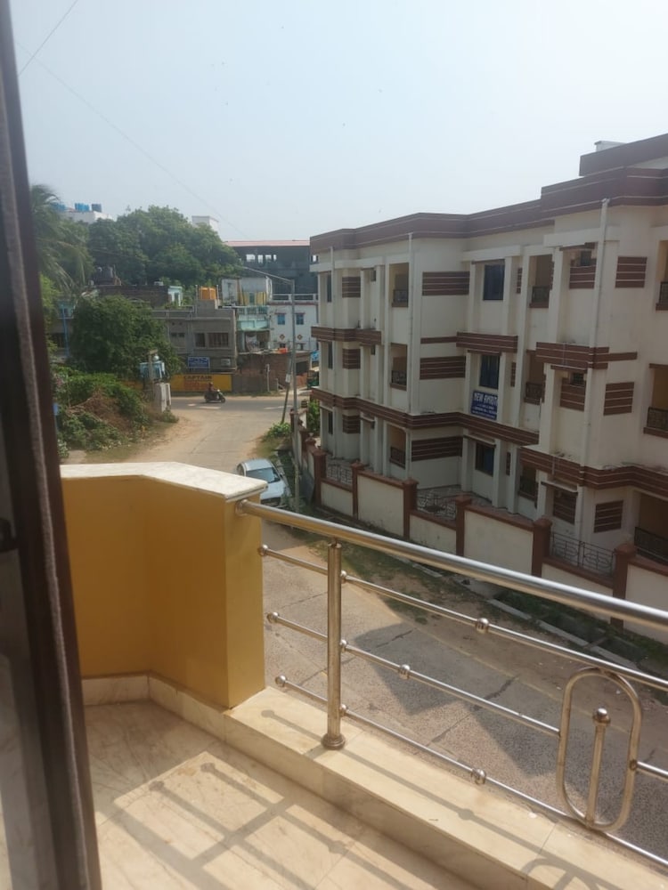 Goroomgo Prateek Residency Digha