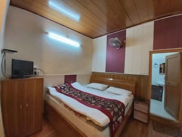 Goroomgo Moon Nainital