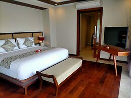 The Grand Villandra Resort