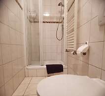 Charming 2-room Apartment Lakenear, Fewo am See
