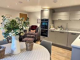 Sleeps 2 - Garden & Hot Tub Option