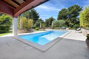Apartments with Shared Pool Villa Rossella 1