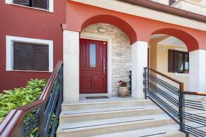 Apartments with Shared Pool Villa Rossella 1