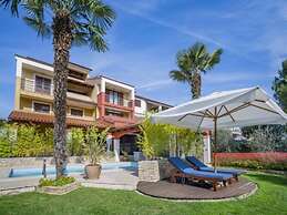 Apartments with Shared Pool Villa Rossella 1