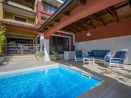 Apartments with Shared Pool Villa Rossella 1