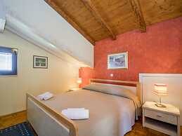 Apartments with Shared Pool Villa Rossella 1