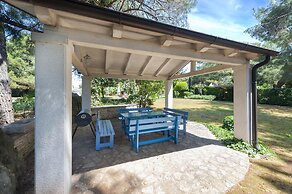 Apartments with Shared Pool Villa Rossella 1