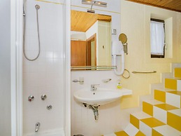 Apartments with Shared Pool Villa Rossella 1