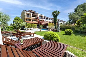 Apartments with Shared Pool Villa Rossella 1
