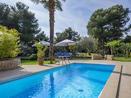 Apartments with Shared Pool Villa Rossella 1