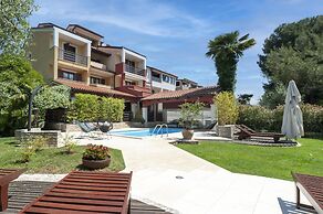 Apartments with Shared Pool Villa Rossella 1